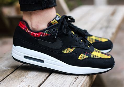 plaid nike air max women.